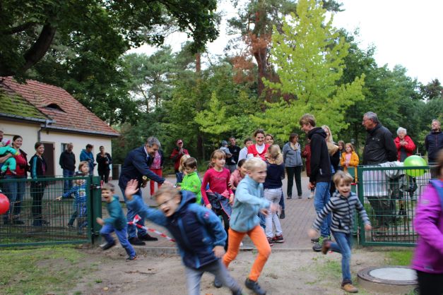 Ansturm nach der Eröffnung der Spielplatzerweiterung